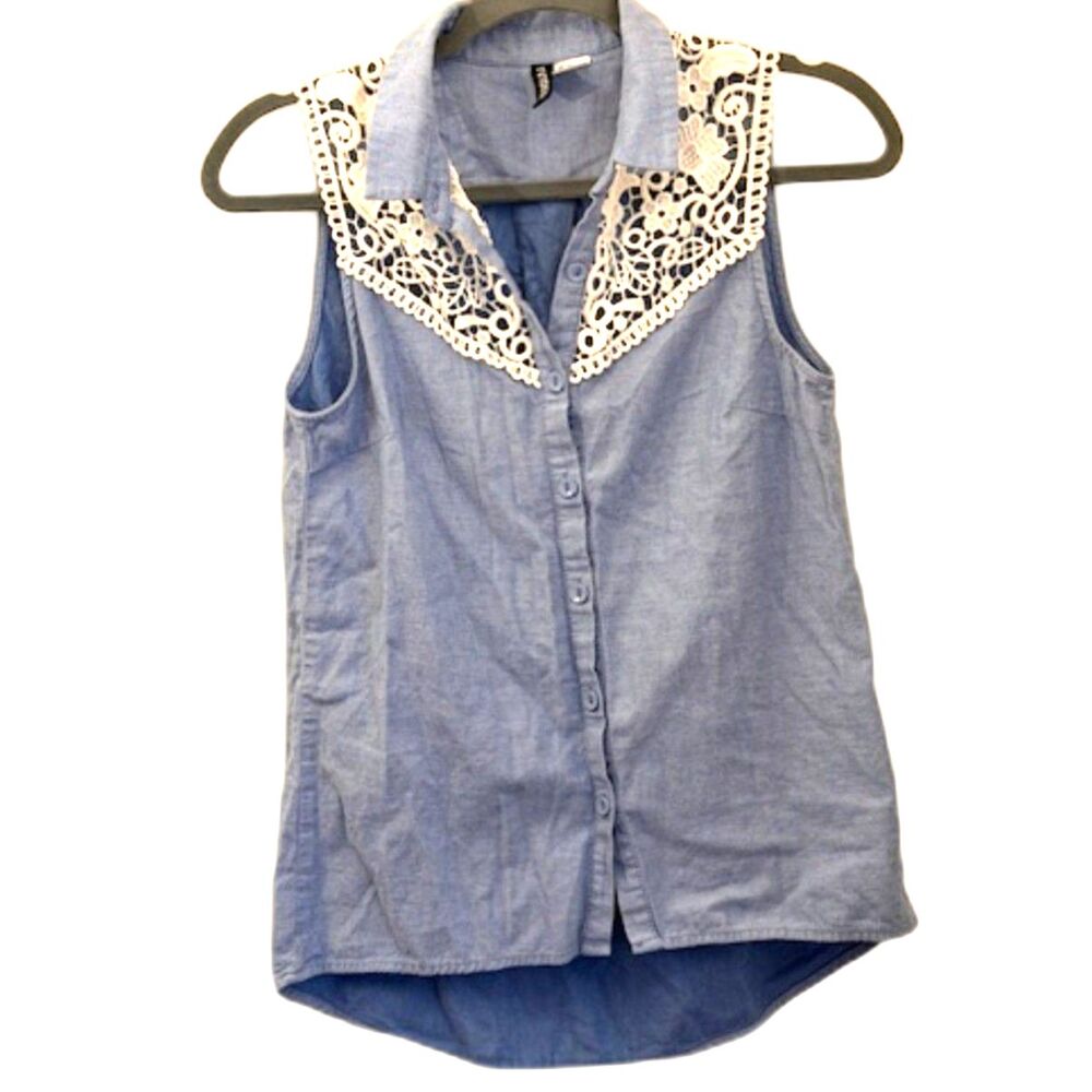 H&M Chambray Sleeveless Shirt Top Lace Collar Button Front Blue Size 4